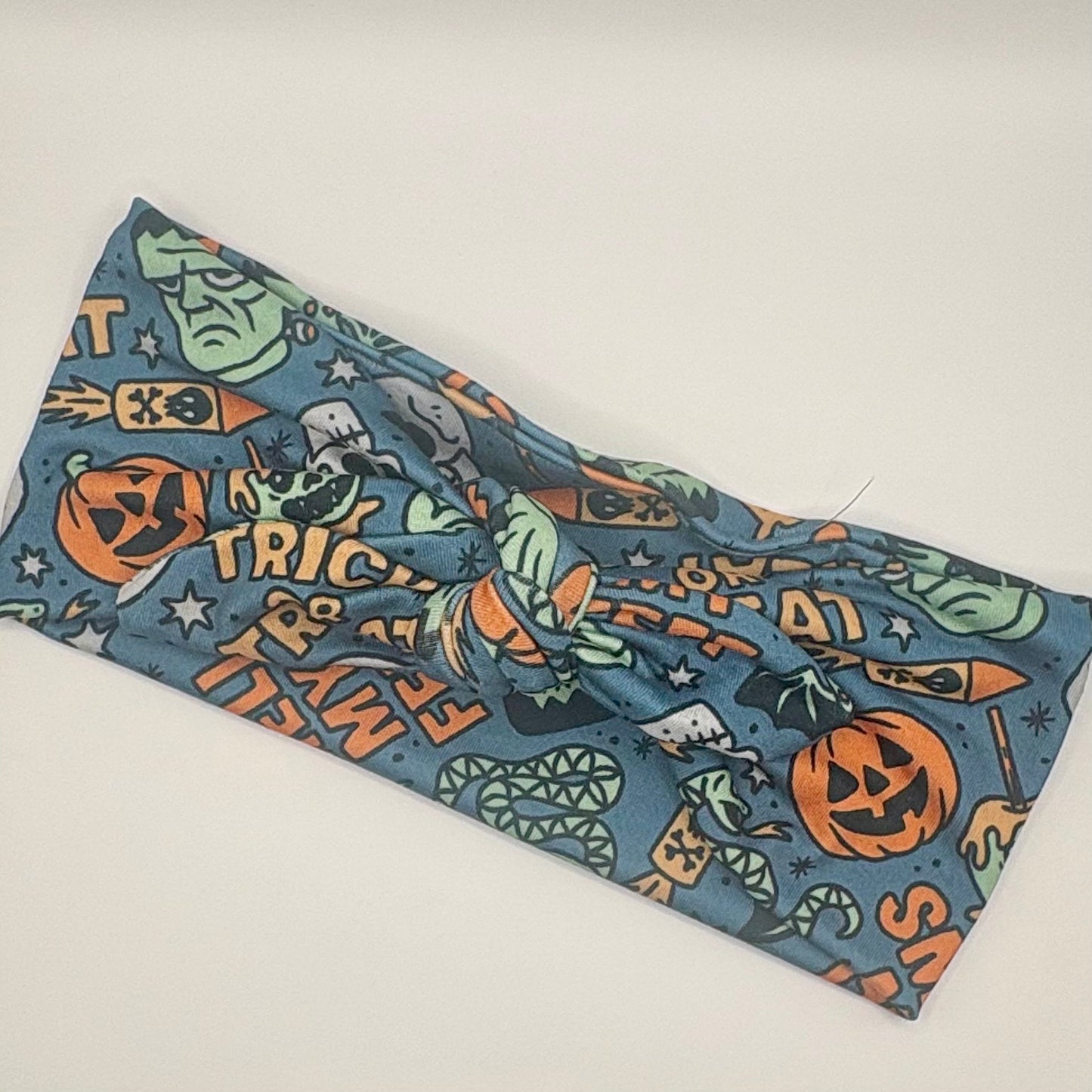 Tie- Trick or Treat