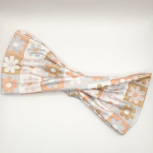 Twistedwide- Muted Checker Floral