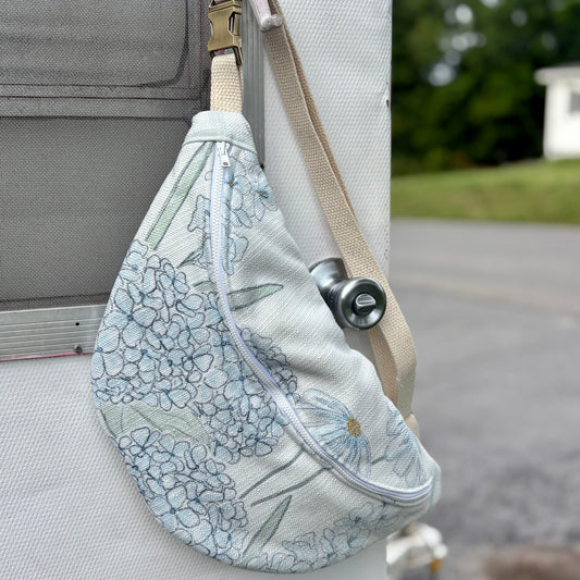Fanny Pack- Blue Daisy