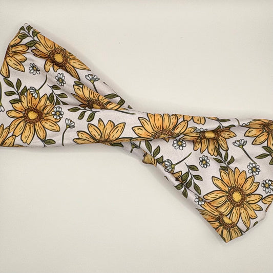 Twistedwide- Cream Sunflowers
