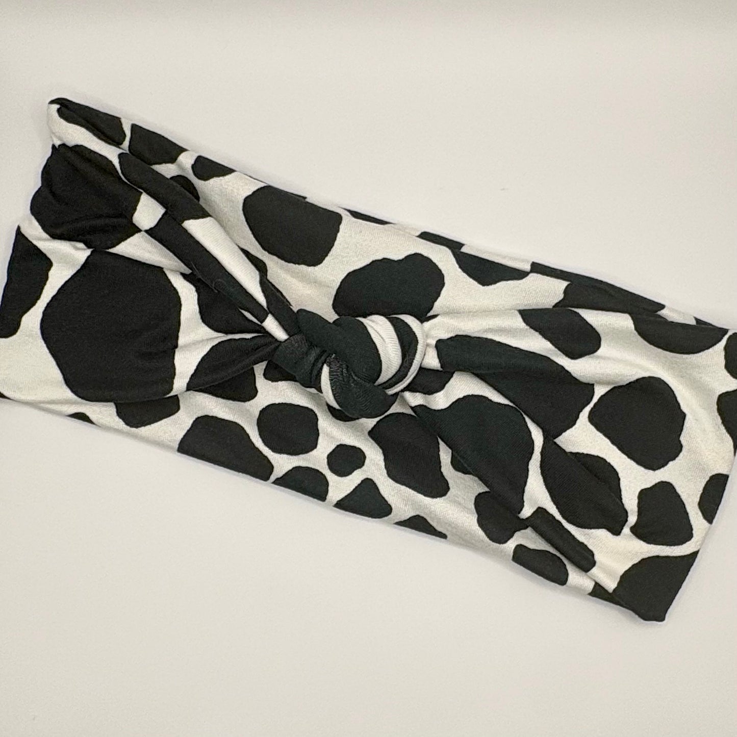 Knot- Black Cow
