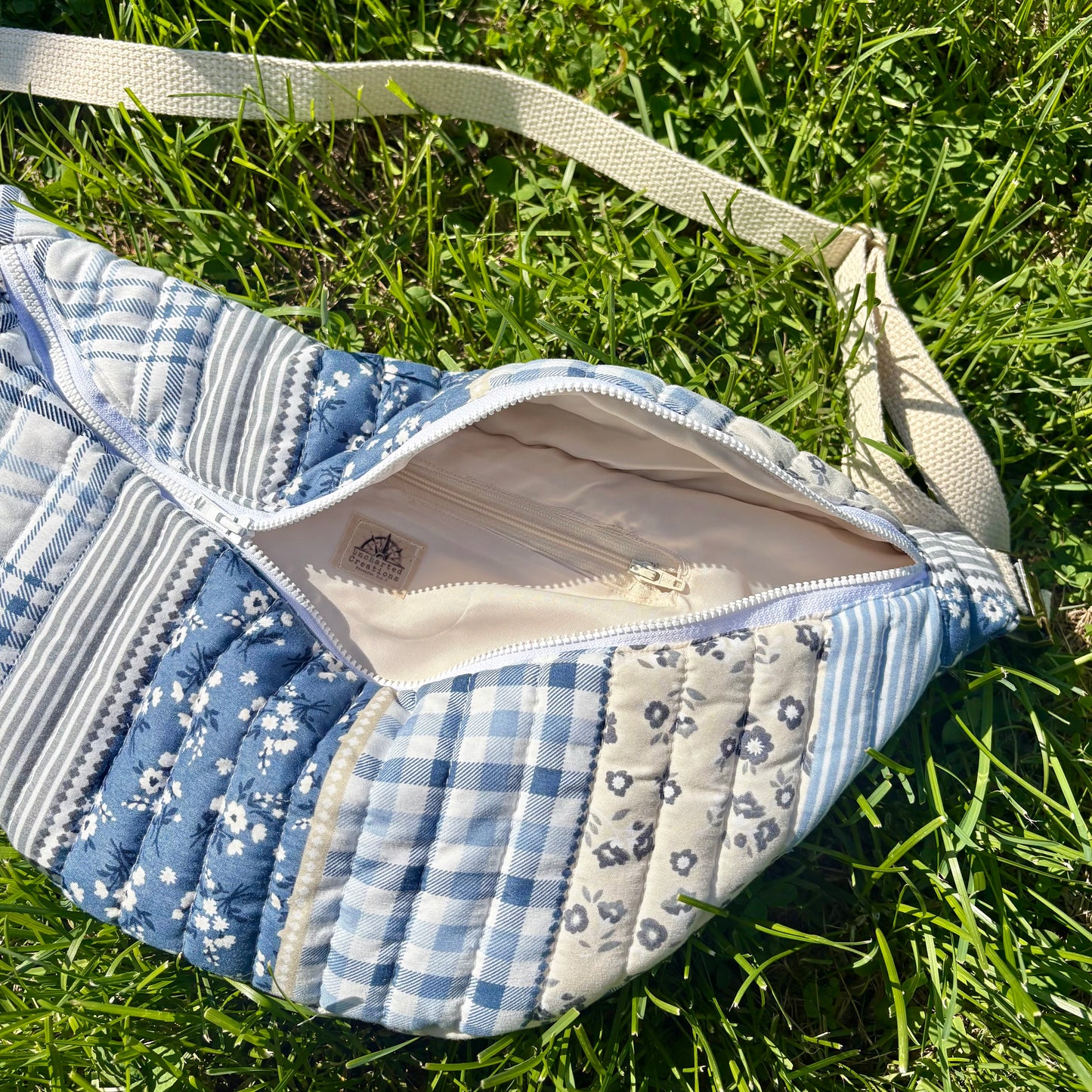 Fanny Pack- Blue and Cream Stripey Quilt
