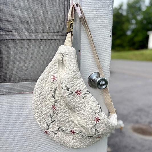 Fanny Pack- Dainty Cream Floral
