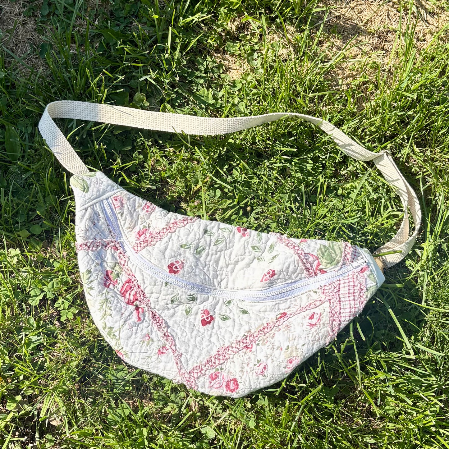 Fanny Pack- Quilted Red and White Floral