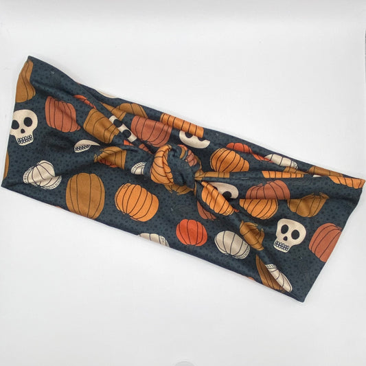 Knot- Spooky Skeleton Pumpkins