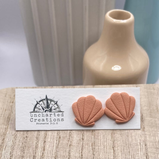 Stud- Peachy Shells