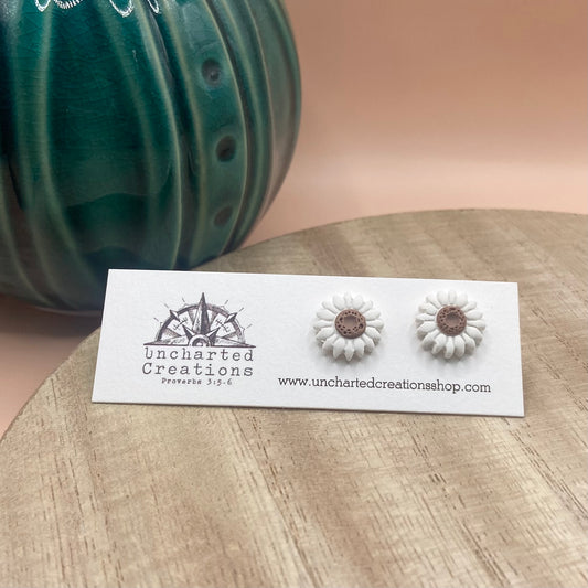Stud- Daisy